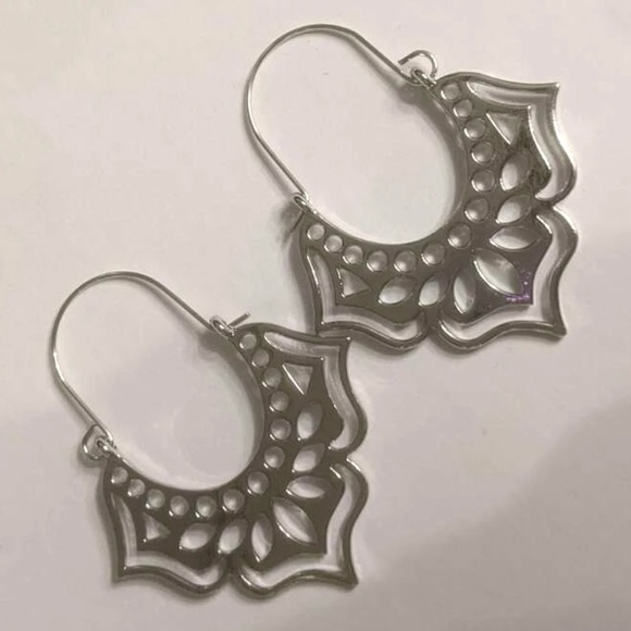 “Perforated Lotus” Lacey Punctured Ethnic Bollywood Floral Flower Petal Hoops - Picture 13 of 16